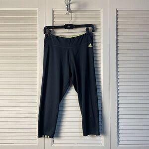 810. Adidas Woman’s Athleisure Workout Capri Leggings Streetwear